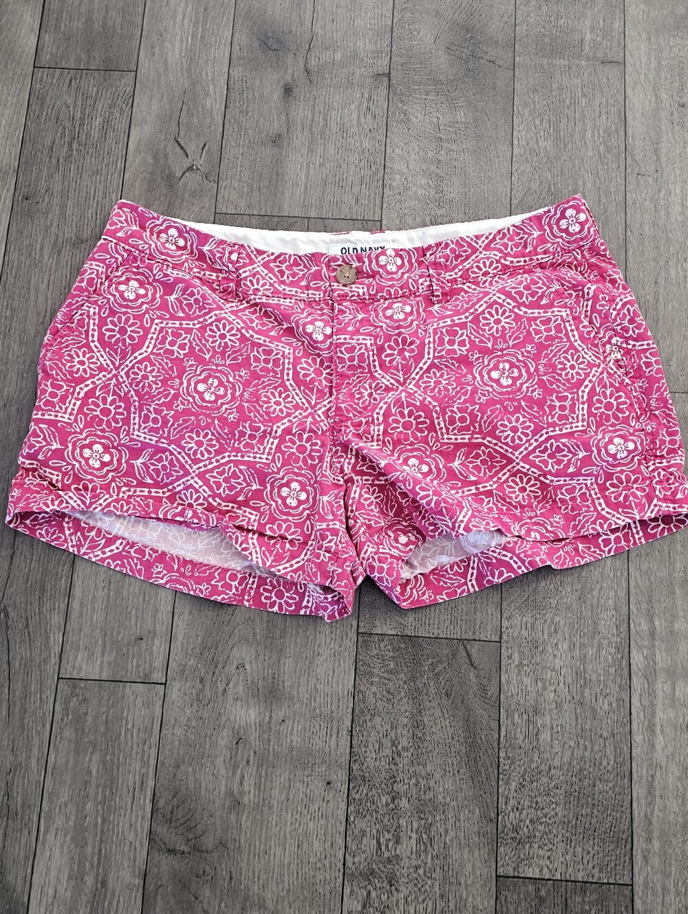 Old Navy Pink Floral Print Women's Shorts Size 8{Bx26}